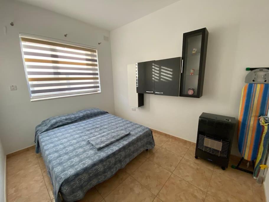 May Flower: Modern Flat Close To Airport/Bus Stops Tarxien Bagian luar foto