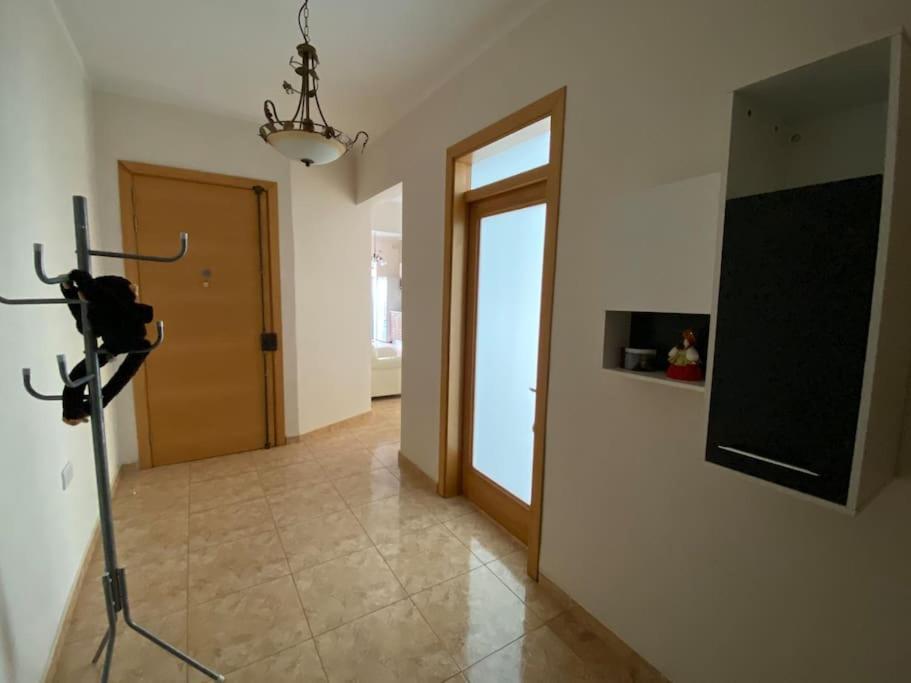 May Flower: Modern Flat Close To Airport/Bus Stops Tarxien Bagian luar foto