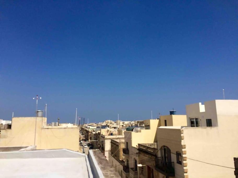 May Flower: Modern Flat Close To Airport/Bus Stops Tarxien Bagian luar foto